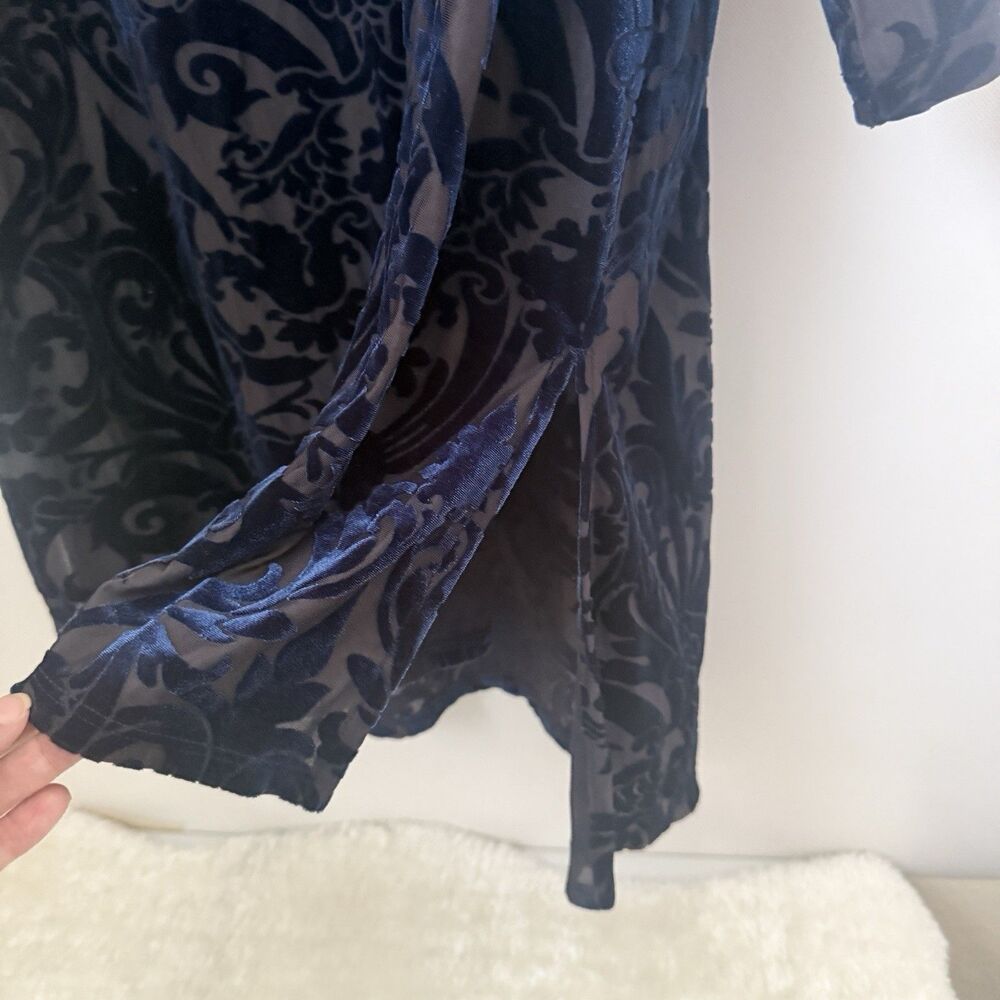Karen Kane Top Women’s 2X Blue Velvet Burnout Plus Paisley Floral 3/4 Sleeve - Picture 6 of 9